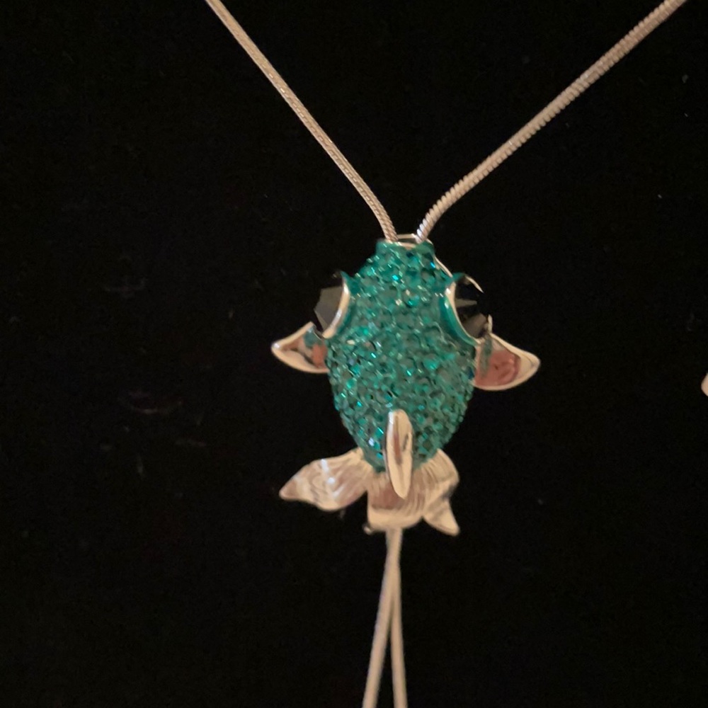 Necklace, Borun America Jewelry. Crystal Swarovski